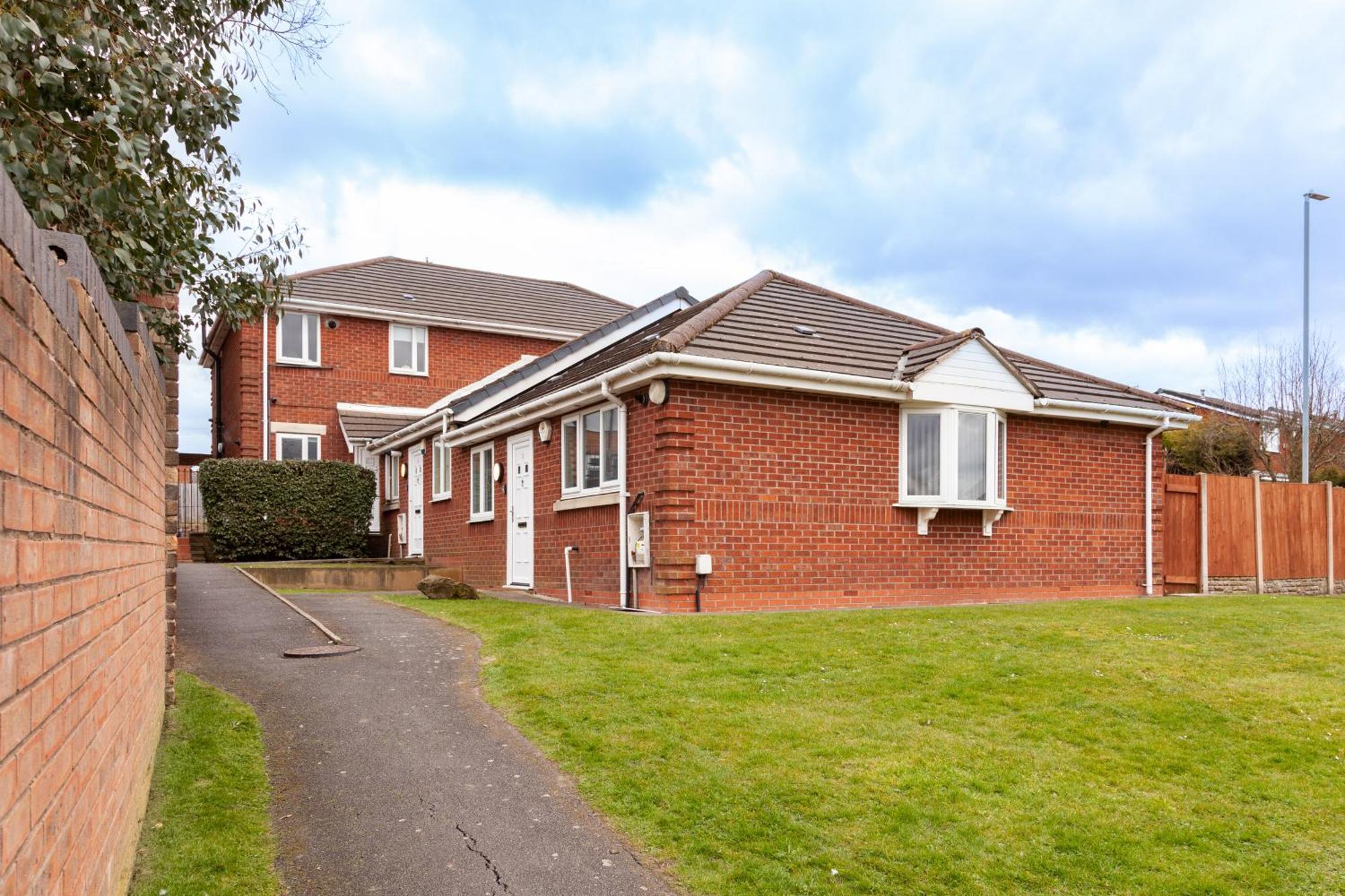 Pinfold Court Apartments Knowsley Eksteriør billede